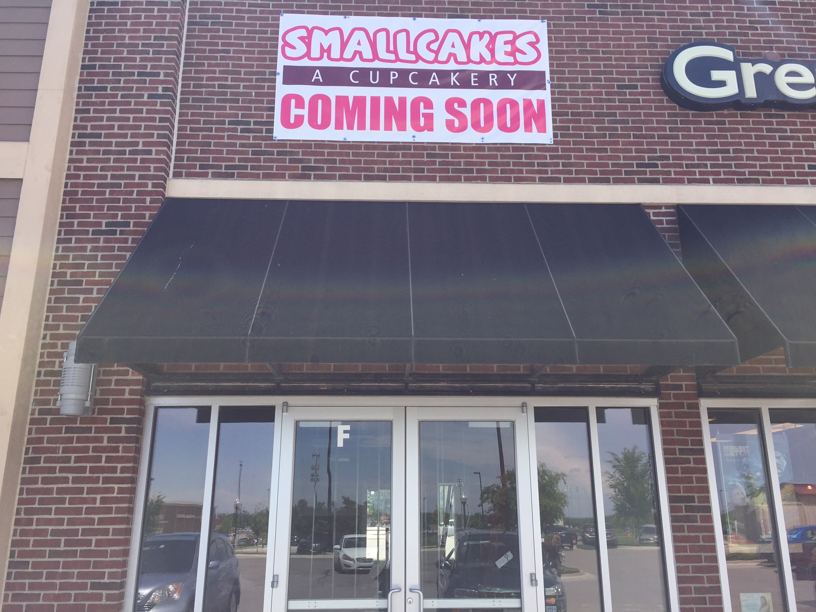 Town Talk Cupcake and ice cream chain to open in west Lawrence; local